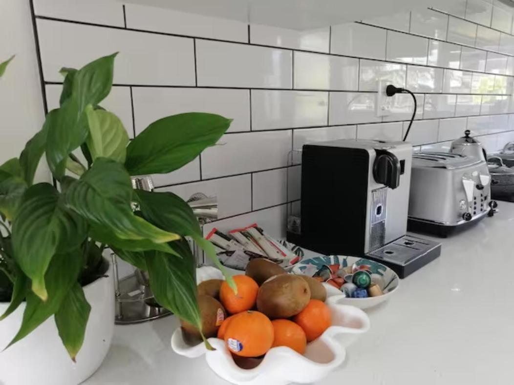 Centre Takapuna 2 Beds & Garage & Netflix Окленд Екстер'єр фото