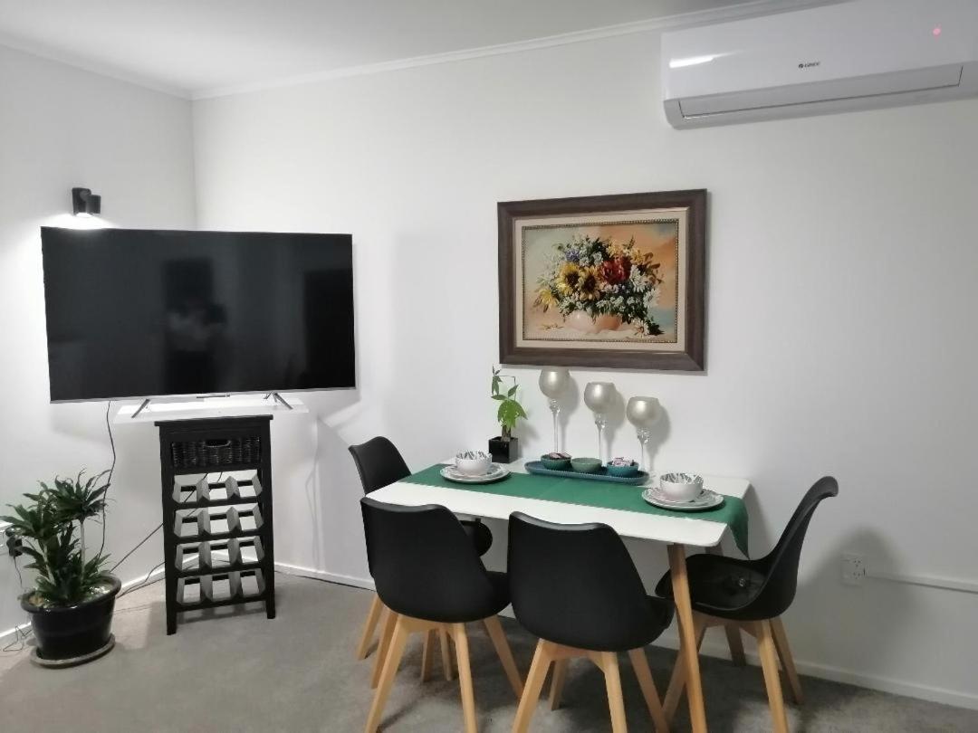 Centre Takapuna 2 Beds & Garage & Netflix Окленд Екстер'єр фото
